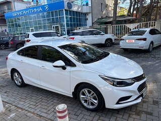 2017 Chevrolet Cruze II, белый, 1125000 рублей, вид 4