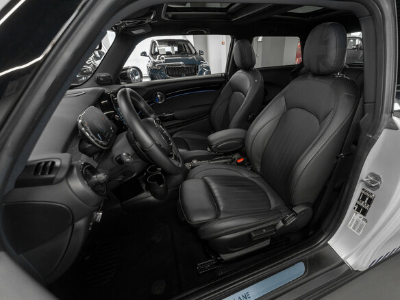 2022 Mini Hatch Cooper S III (F55/F56) Рестайлинг 2, серый, 3760000 рублей - вид 8