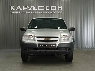 2017 Chevrolet Niva I Рестайлинг, серебристый, 670000 рублей, вид 3