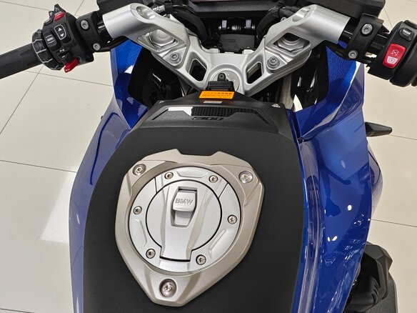 2025 BMW R 1300 RS, синий, 1990000 рублей - вид 16