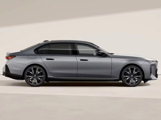 2026 BMW i7 60 xDrive I (G70) Рестайлинг, серый, 29600000 рублей, вид 4