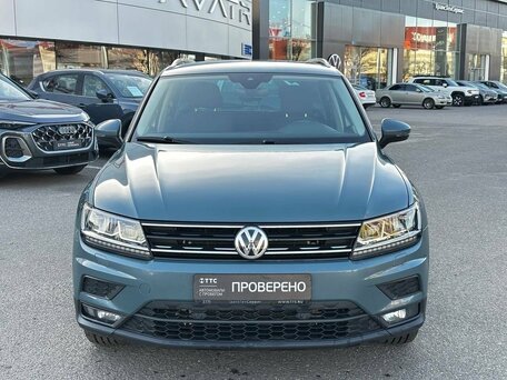 2020 Volkswagen Tiguan II, зелёный, 2847000 рублей, вид 2