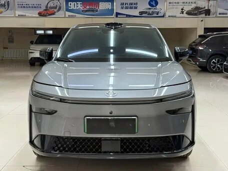 2026 Toyota bZ3X 58.3 kWh, серебристый, 2550000 рублей, вид 2