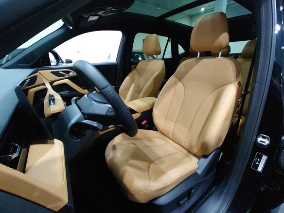 2026 Москвич М70, чёрный - вид 13