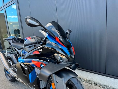 2026 BMW M 1000 RR, чёрный, 5253000 рублей, вид 4