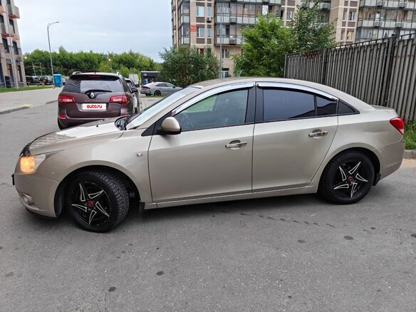 2010 Chevrolet Cruze I, бежевый, 540000 рублей - вид 6