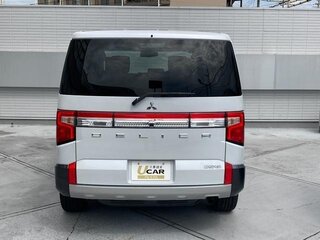2023 Mitsubishi Delica D:5 I Рестайлинг, белый, 2770000 рублей, вид 4