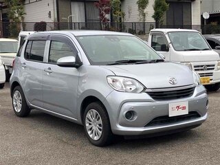 2020 Toyota Passo III Рестайлинг, серебристый, 650000 рублей, вид 3