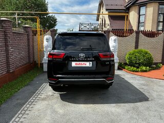 2023 Toyota Land Cruiser 300 Series, чёрный, 13000000 рублей, вид 3