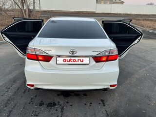 2015 Toyota Camry VII (XV50) Рестайлинг, белый, 2450000 рублей, вид 4