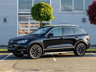2014 Volkswagen Touareg II, чёрный, 1495000 рублей, вид 1