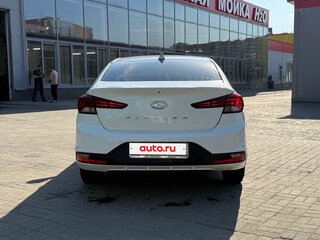 2019 Hyundai Elantra VI (AD) Рестайлинг, белый, 990000 рублей, вид 5