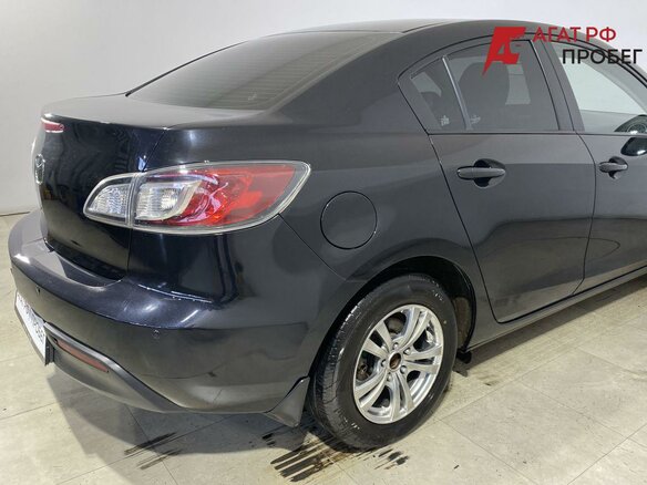 2011 Mazda 3 II (BL), чёрный, 800000 рублей - вид 2