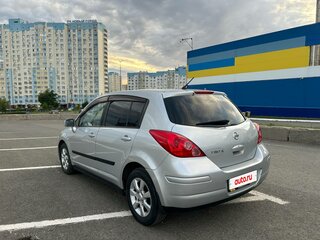 2010 Nissan Tiida I Рестайлинг, серебристый, 520000 рублей, вид 4