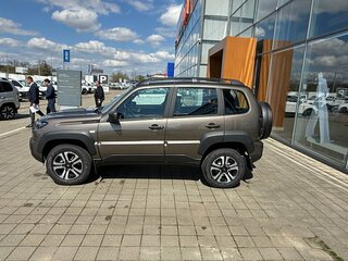 2026 Lada (ВАЗ) Niva Travel I Рестайлинг, серый, 1737000 рублей, вид 3