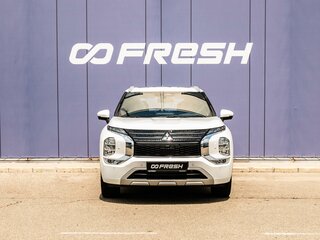 2023 Mitsubishi Outlander IV, белый, 5025000 рублей, вид 3
