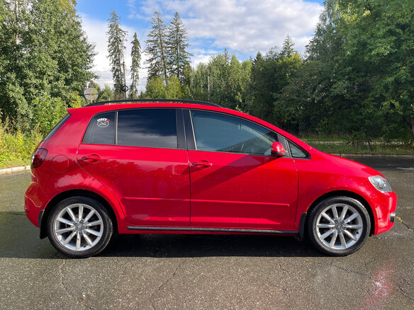 2011 Volkswagen Golf Plus II, красный, 1399000 рублей - вид 8