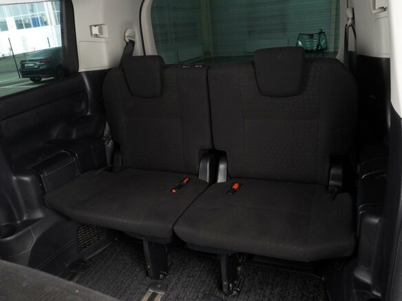 2015 Toyota Voxy III (R80), зелёный - вид 8