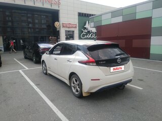 2017 Nissan Leaf II (ZE1), белый, 1750000 рублей, вид 3