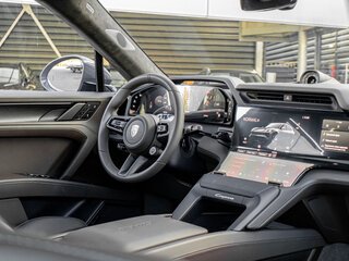 2026 Porsche Cayenne Turbo Electric IV, серый, 36650000 рублей, вид 4