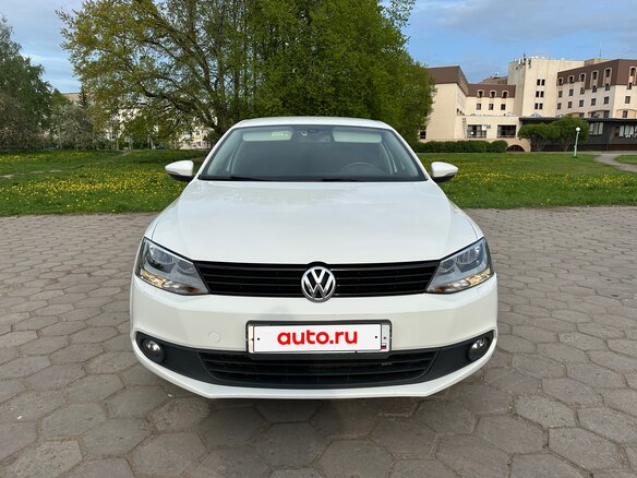 2013 Volkswagen Jetta VI, белый, 1070000 рублей - вид 1