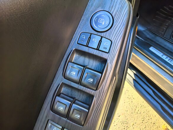 2016 Chevrolet Tahoe IV, коричневый, 3899000 рублей - вид 31