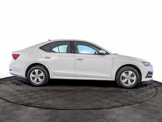 2022 Skoda Octavia IV (A8), белый, 2520000 рублей, вид 4