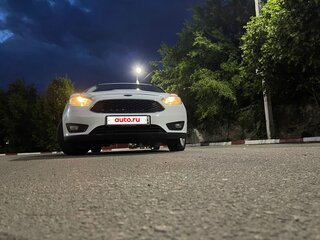 2017 Ford Focus III Рестайлинг, белый, 1000000 рублей, вид 2