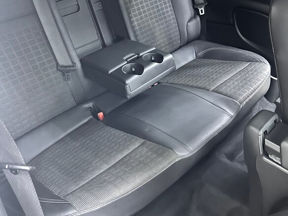 2013 Opel Astra GTC J Рестайлинг, белый - вид 27