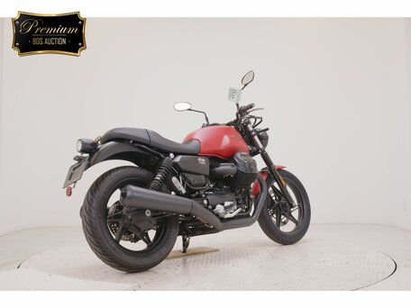 2023 Moto Guzzi V 7, красный, 860000 рублей, вид 3