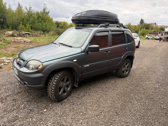 2011 Chevrolet Niva I Рестайлинг, зелёный, 510000 рублей - вид 4