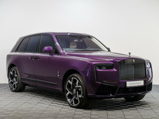 2025 Rolls-Royce Cullinan Black Badge I Рестайлинг (Series II), фиолетовый, 55790000 рублей, вид 3