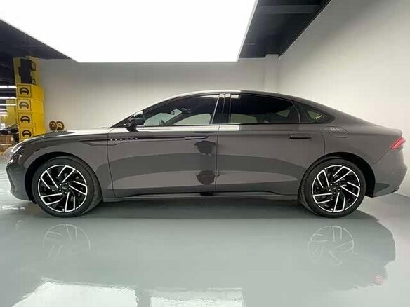 2024 Lincoln Z, зелёный, 3390000 рублей - вид 12