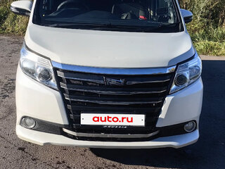 2016 Toyota Noah III (R80), белый, 1850000 рублей, вид 2