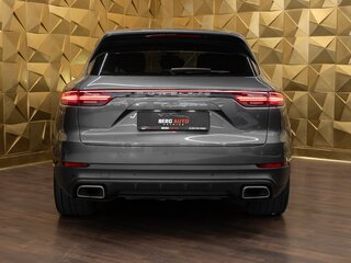 2020 Porsche Cayenne III, серый, 5100000 рублей, вид 4