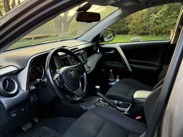 2015 Toyota RAV4 IV (XA40), коричневый, 2070000 рублей - вид 6
