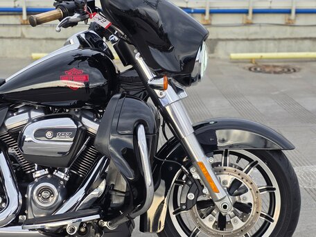 2019 Harley-Davidson Electra Glide, чёрный, 1650000 рублей, вид 4