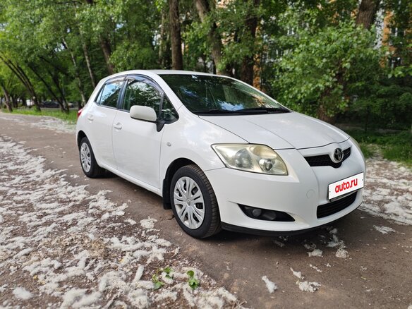 2007 Toyota Auris I, белый, 600000 рублей