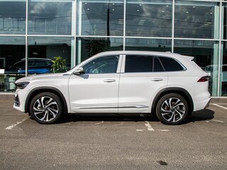 2026 Geely Monjaro I, белый, 4954990 рублей, вид 4
