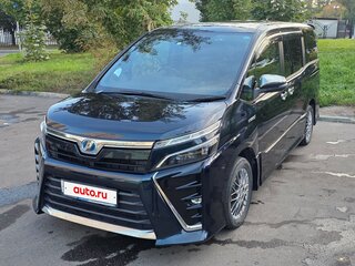 2018 Toyota Voxy III (R80) Рестайлинг, зелёный, 2650000 рублей, вид 2