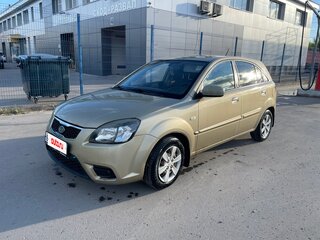 2010 Kia Rio II Рестайлинг, бежевый, 420000 рублей, вид 1