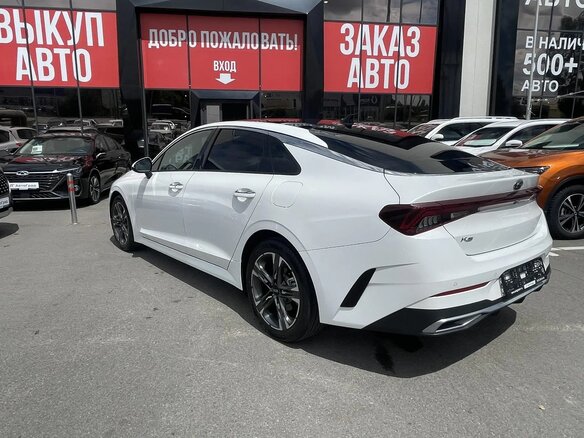 2020 Kia K5 III, белый - вид 3