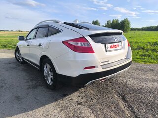 2013 Honda Crosstour I Рестайлинг, белый, 1650000 рублей, вид 3