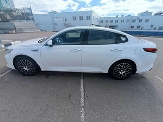 2017 Kia Optima IV, белый, 1800000 рублей, вид 3