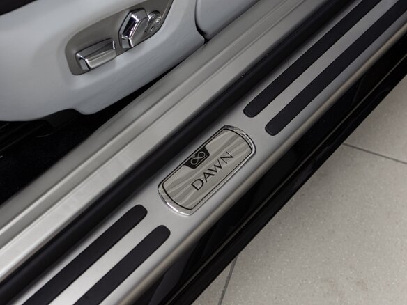 2021 Rolls-Royce Dawn Black Badge, чёрный, 45000000 рублей - вид 14