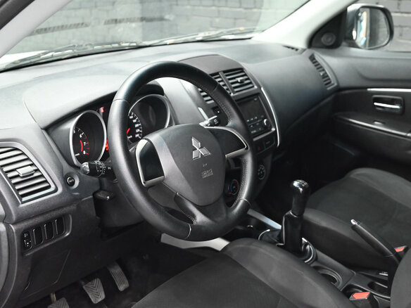 2012 Mitsubishi ASX I Рестайлинг, белый, 900000 рублей - вид 17