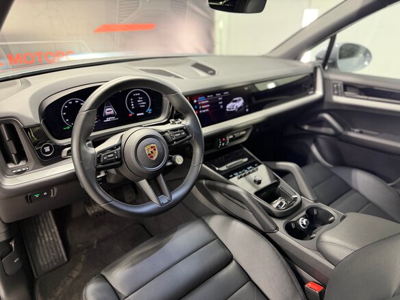 2024 Porsche Cayenne III Рестайлинг, серебристый, 13900000 рублей - вид 26