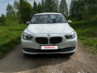 2012 BMW 5 серии Gran Turismo 530d xDrive VI (F10/F11/F07), белый, 1680000 рублей, вид 2