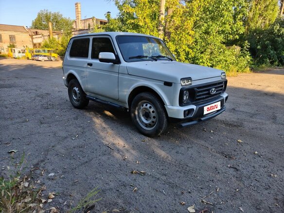 2018 Lada (ВАЗ) 2121 (4x4) I Рестайлинг, белый, 560000 рублей - вид 2