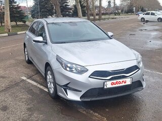 2022 Kia Ceed III Рестайлинг, серебристый, 2200000 рублей, вид 3